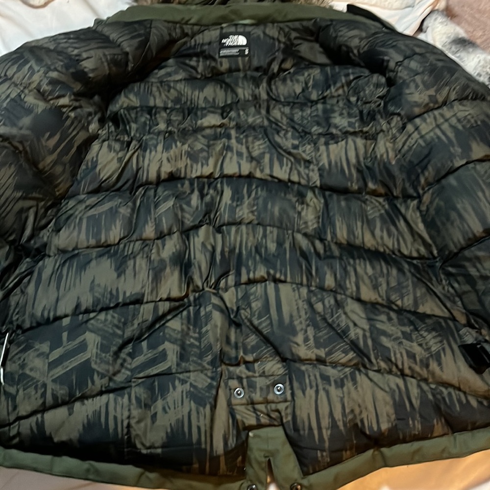 Excellent condition North Face Down Parker - Picture 5 of 11
